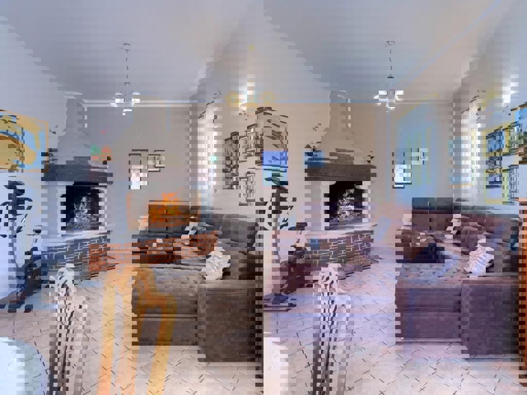 PARENZO-CASA CON PISCINA IN VENDITA