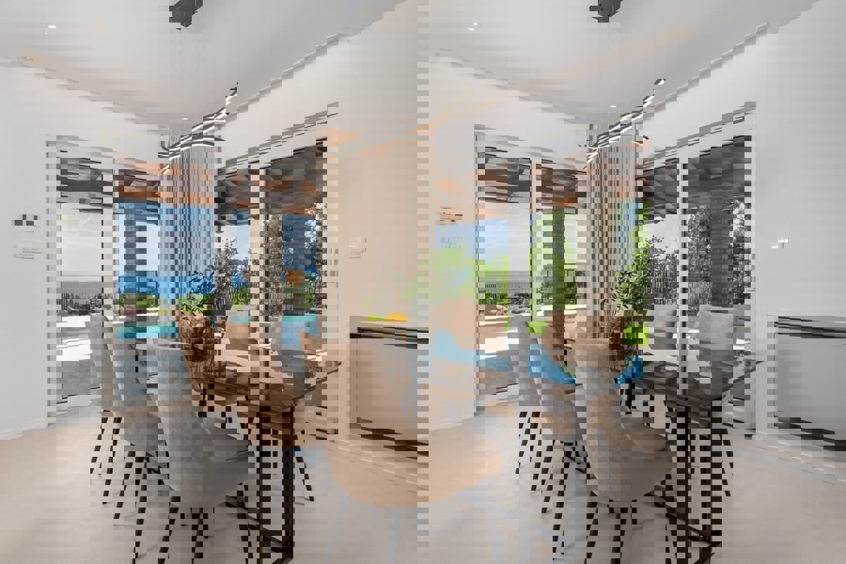 MOŠĆENIČKA DRAGA - VILLA IN POSIZIONE UNICA IN VENDITA