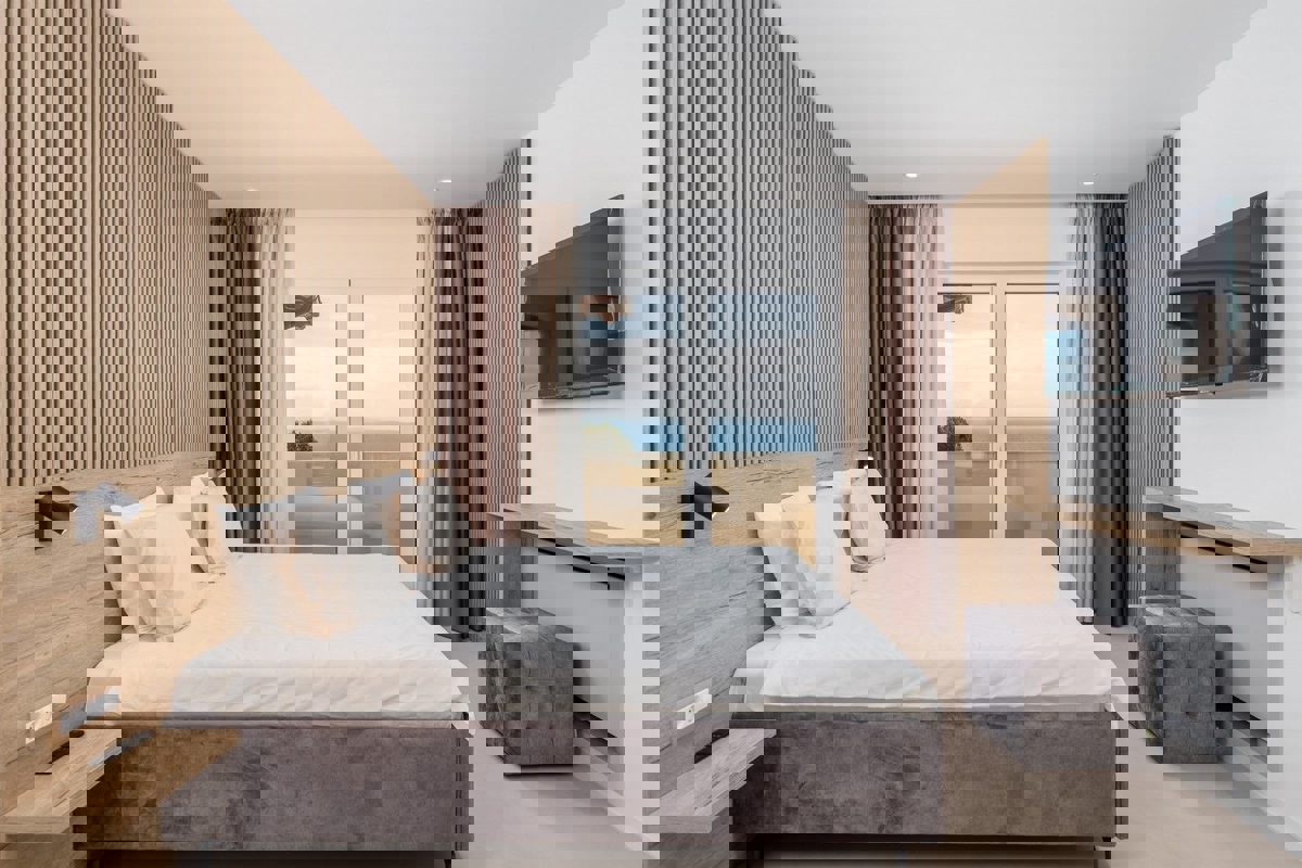 MOŠĆENIČKA DRAGA - VILLA IN POSIZIONE UNICA IN VENDITA