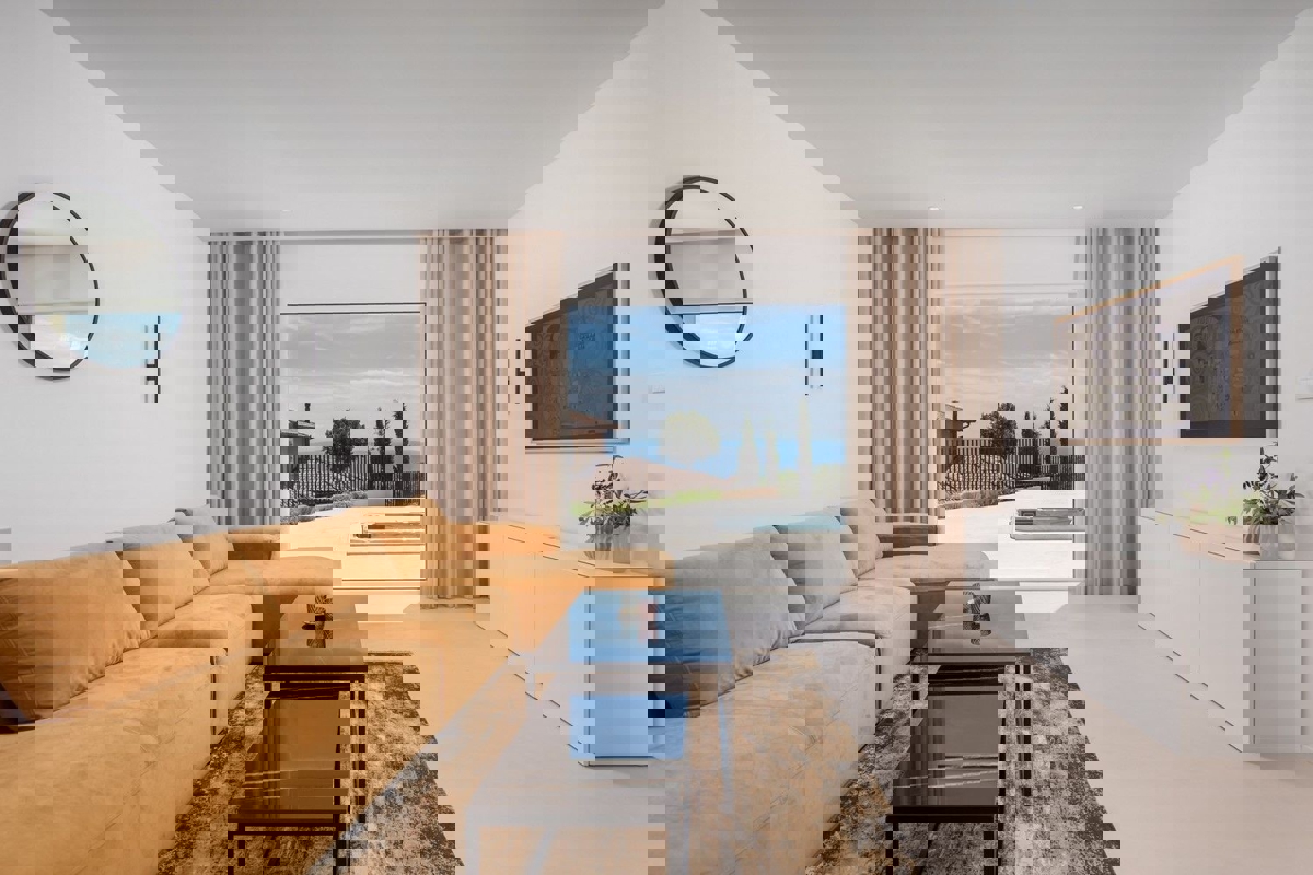 MOŠĆENIČKA DRAGA - VILLA IN POSIZIONE UNICA IN VENDITA