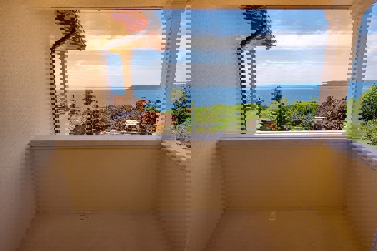 MOŠĆENIČKA DRAGA - VILLA IN POSIZIONE UNICA IN VENDITA