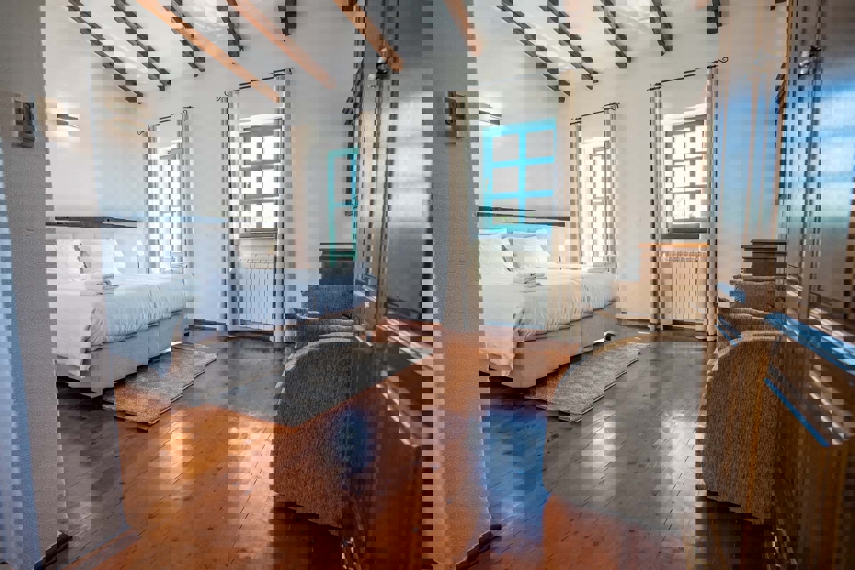 SVETI LOVREC - VILLA RUSTICA IN VENDITA CON PISCINA