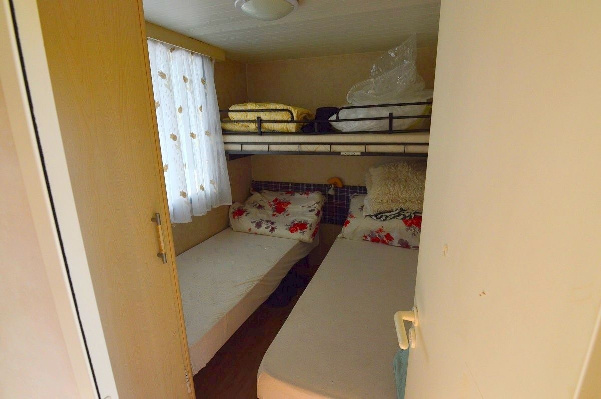 PARENZO DINTORNI - CASA IN VENDITA CON PISCINA