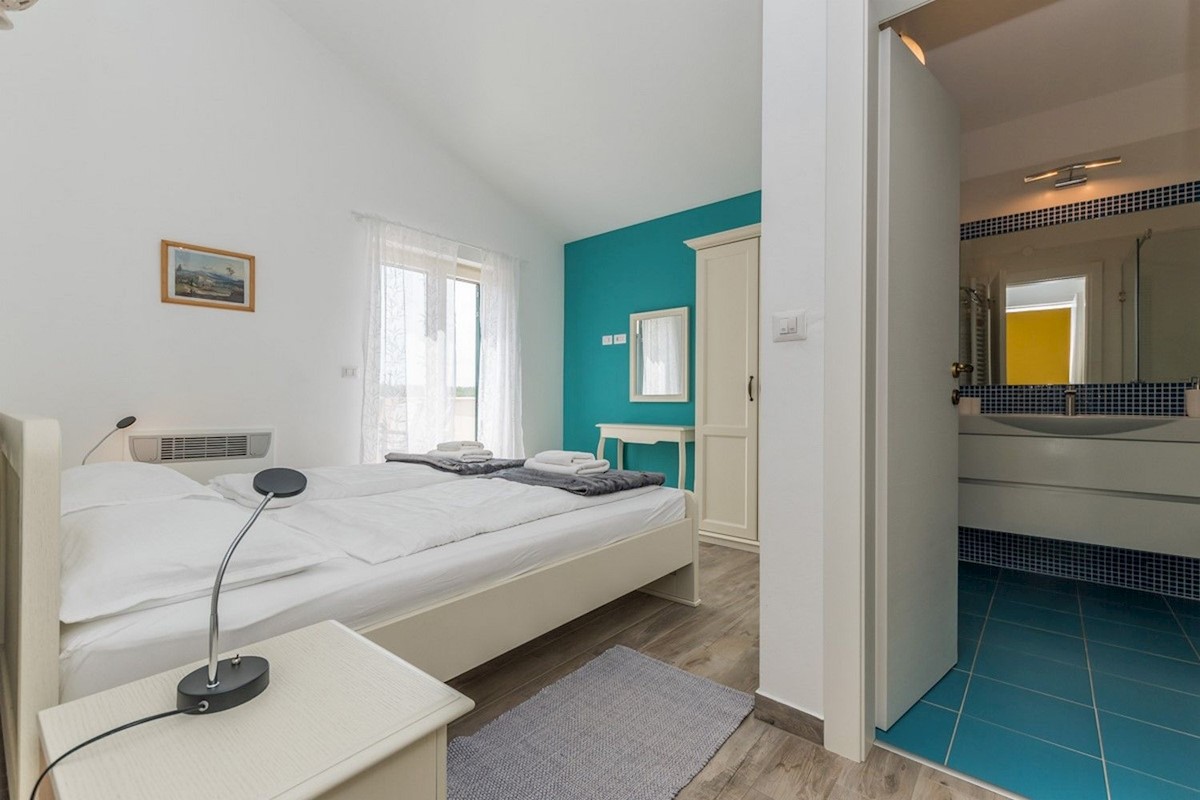 DINTORNI PARENZO - CASA MEDITERRANEA CON PISCINA IN VENDITA