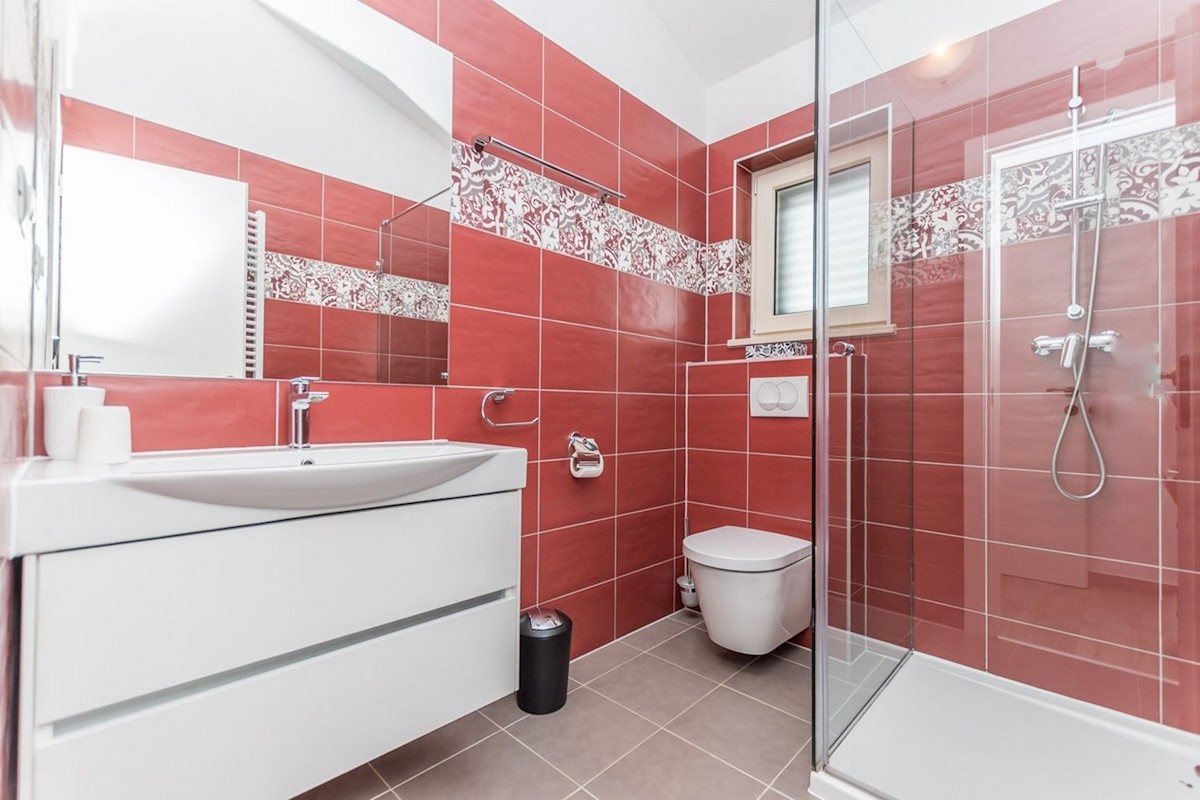 DINTORNI PARENZO - CASA MEDITERRANEA CON PISCINA IN VENDITA