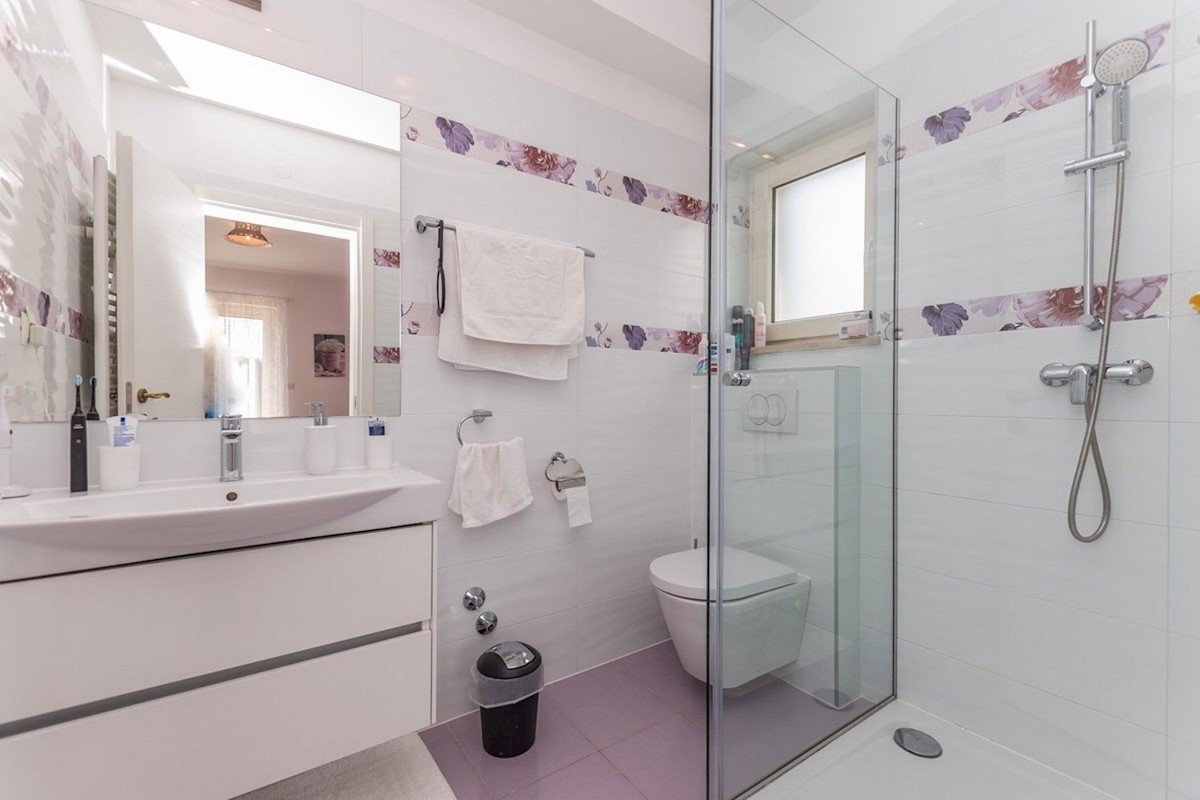 DINTORNI PARENZO - CASA MEDITERRANEA CON PISCINA IN VENDITA