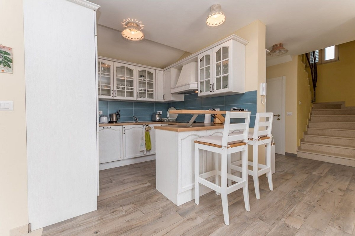 DINTORNI PARENZO - CASA MEDITERRANEA CON PISCINA IN VENDITA