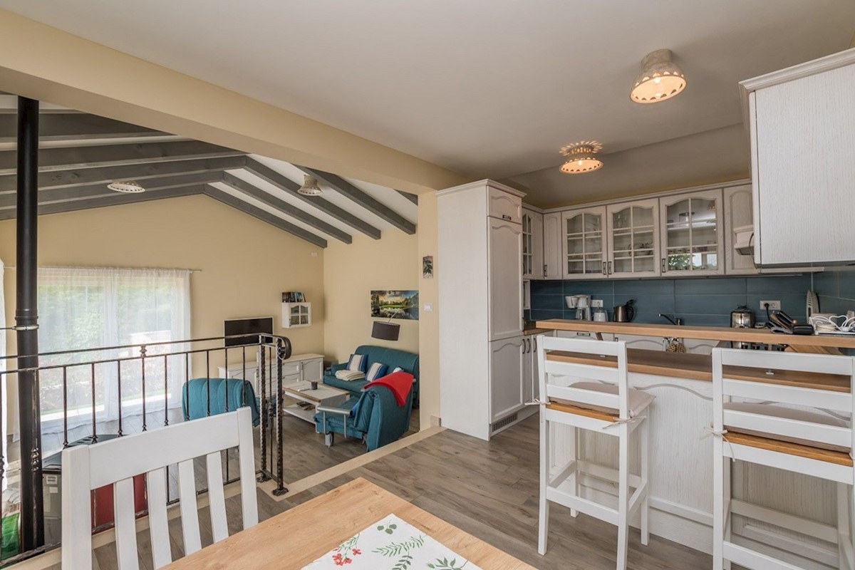 DINTORNI PARENZO - CASA MEDITERRANEA CON PISCINA IN VENDITA