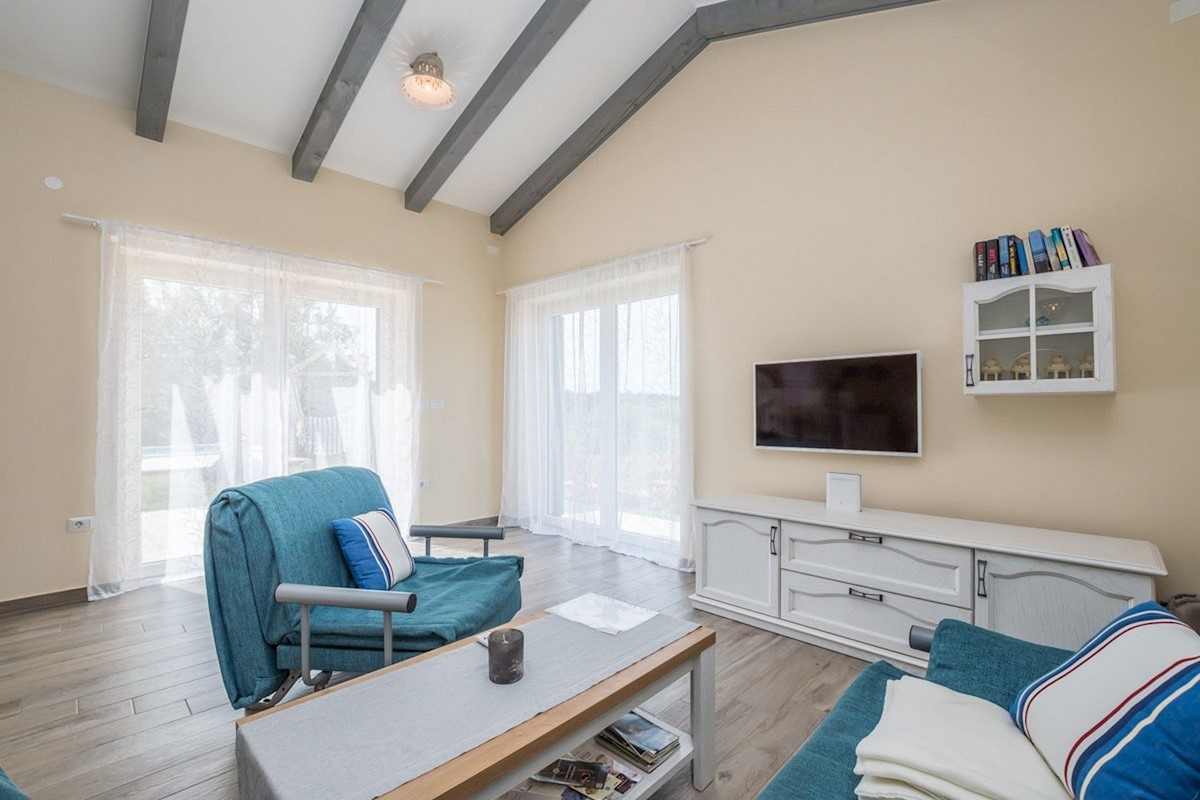 DINTORNI PARENZO - CASA MEDITERRANEA CON PISCINA IN VENDITA