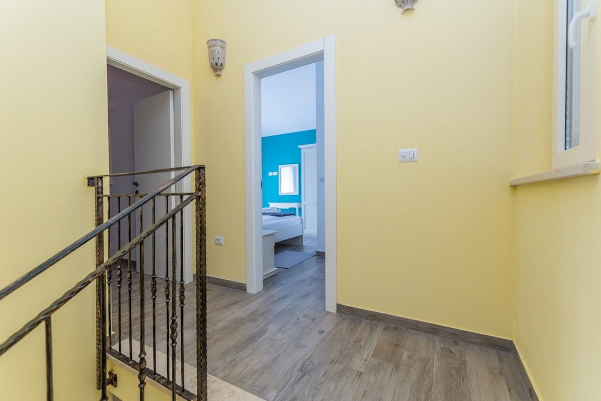 DINTORNI PARENZO - CASA MEDITERRANEA CON PISCINA IN VENDITA