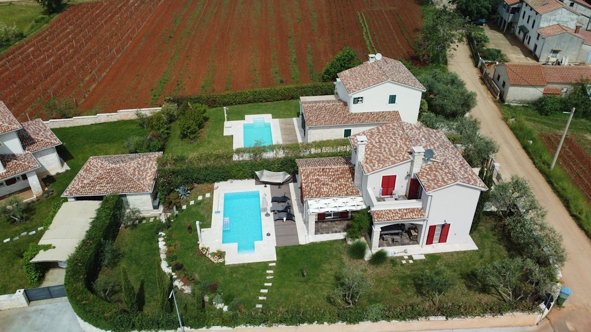 DINTORNI PARENZO - CASA MEDITERRANEA CON PISCINA IN VENDITA