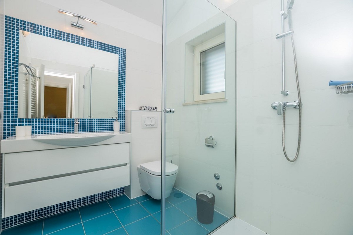 DINTORNI PARENZO - CASA MEDITERRANEA CON PISCINA IN VENDITA