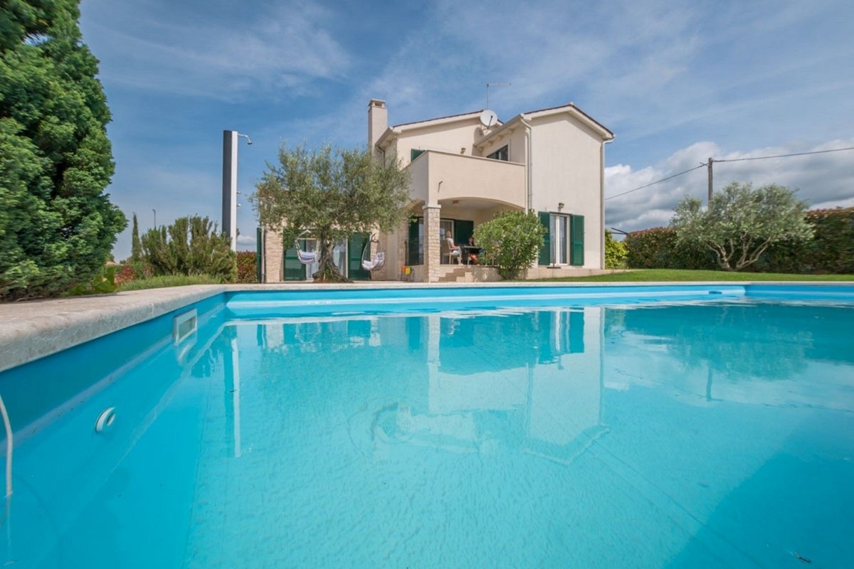 DINTORNI PARENZO - CASA MEDITERRANEA CON PISCINA IN VENDITA