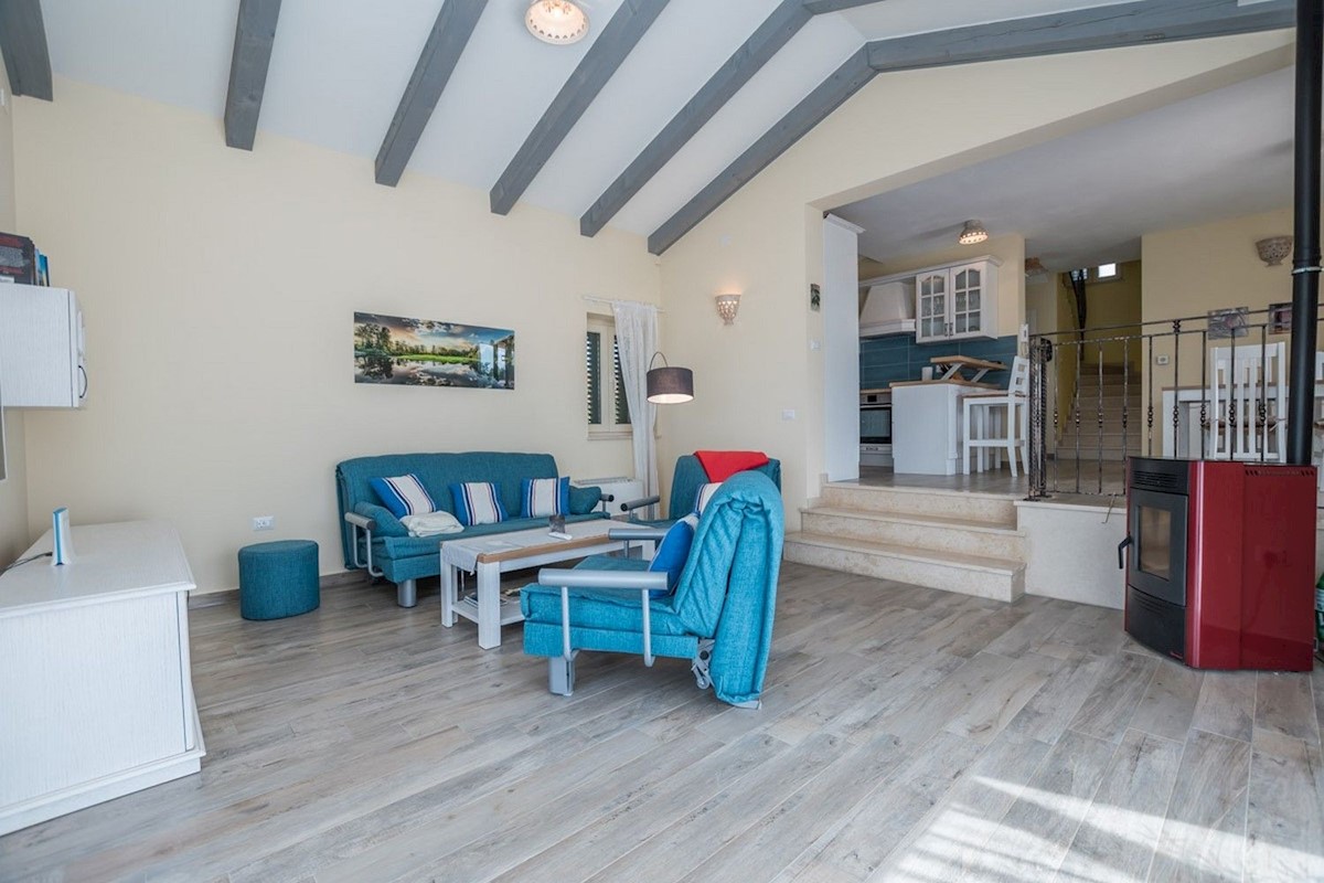 DINTORNI PARENZO - CASA MEDITERRANEA CON PISCINA IN VENDITA