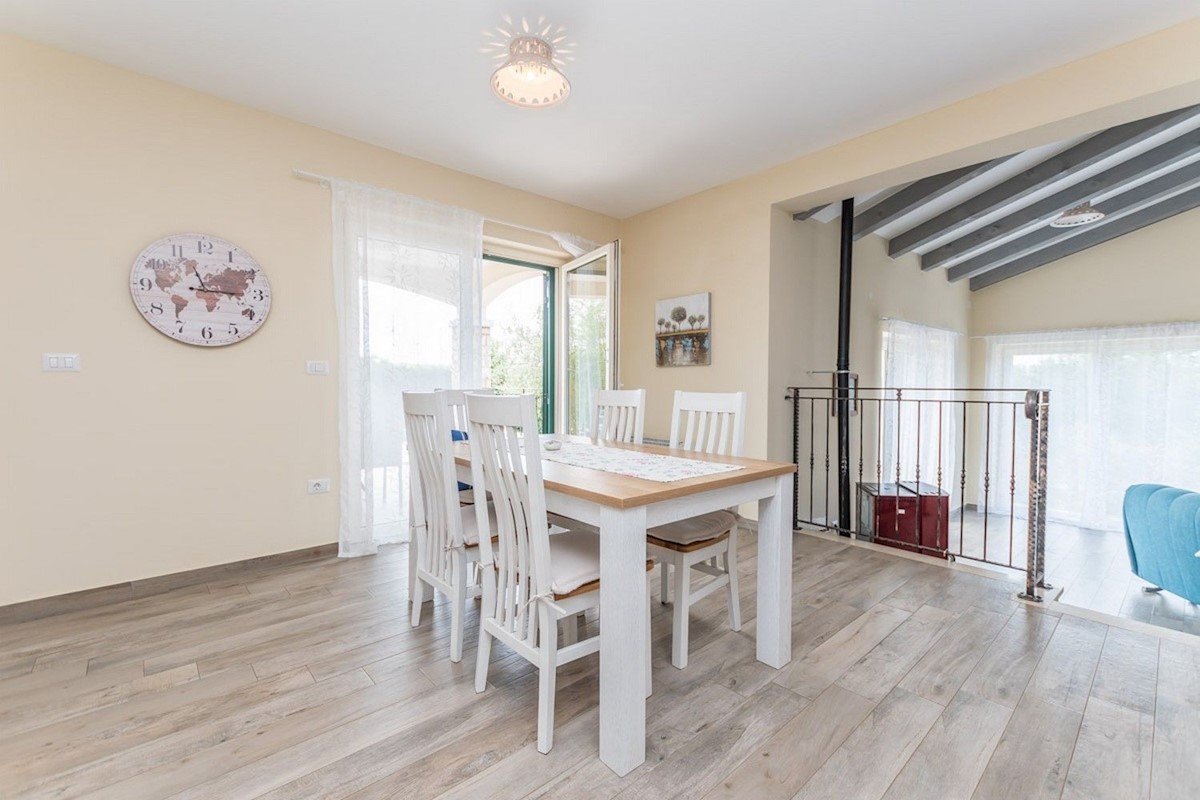 DINTORNI PARENZO - CASA MEDITERRANEA CON PISCINA IN VENDITA