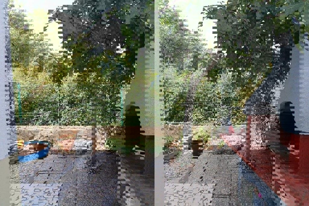 PARENZO 2 KM - APPARTAMENTO AL PIANO TERRA IN VENDITA