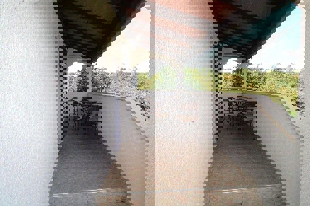 PARENZO 2 KM - APPARTAMENTO AL PIANO TERRA IN VENDITA