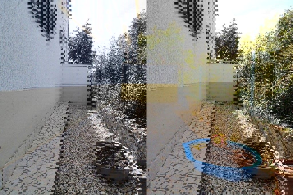 PARENZO 2 KM - APPARTAMENTO AL PIANO TERRA IN VENDITA