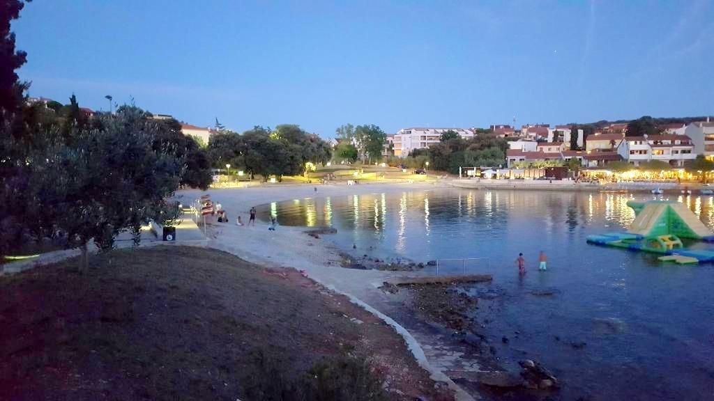 PULA-CASA GALLEGGIANTE SUL MARE- IN VENDITA