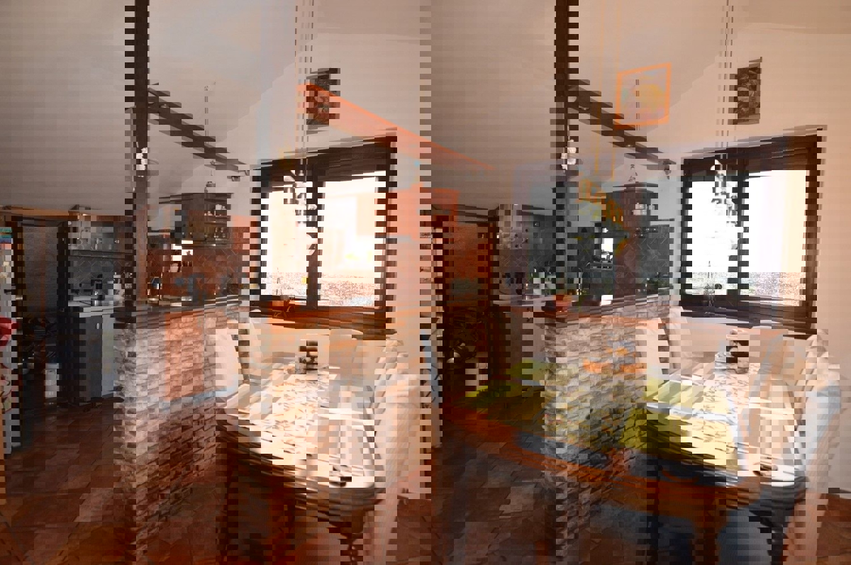  PARENZO - APPARTAMENTO MANSARDATO 126 M2 IN VENDITA