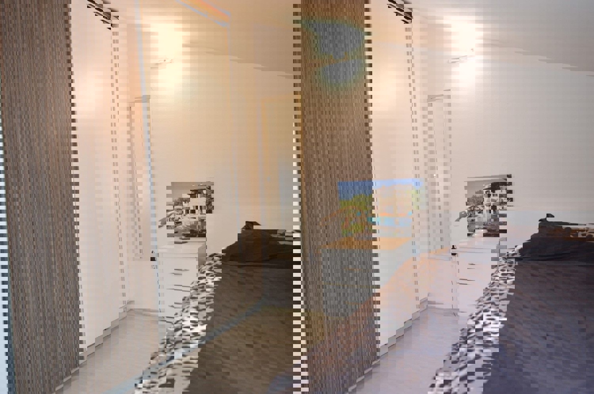  PARENZO - APPARTAMENTO MANSARDATO 126 M2 IN VENDITA