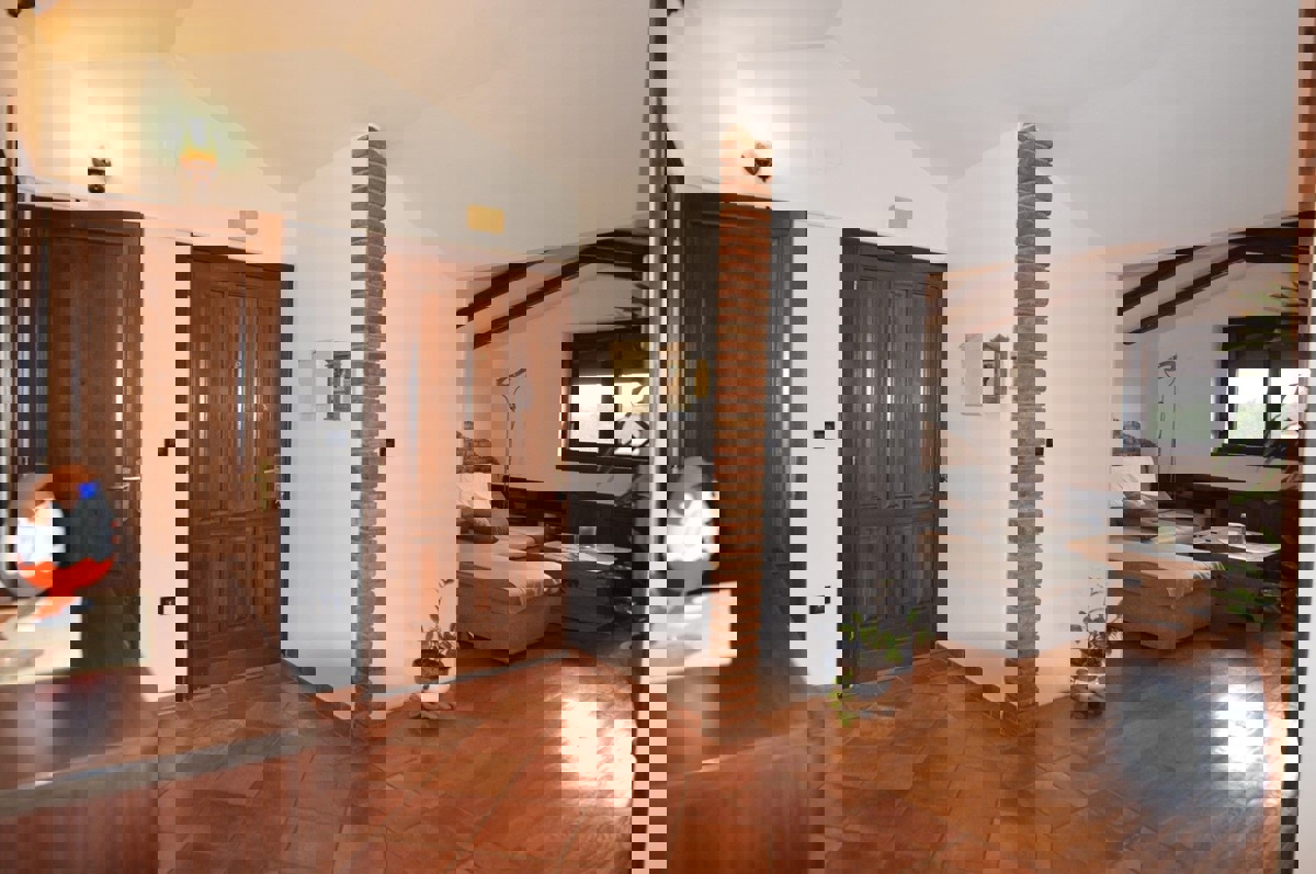  PARENZO - APPARTAMENTO MANSARDATO 126 M2 IN VENDITA