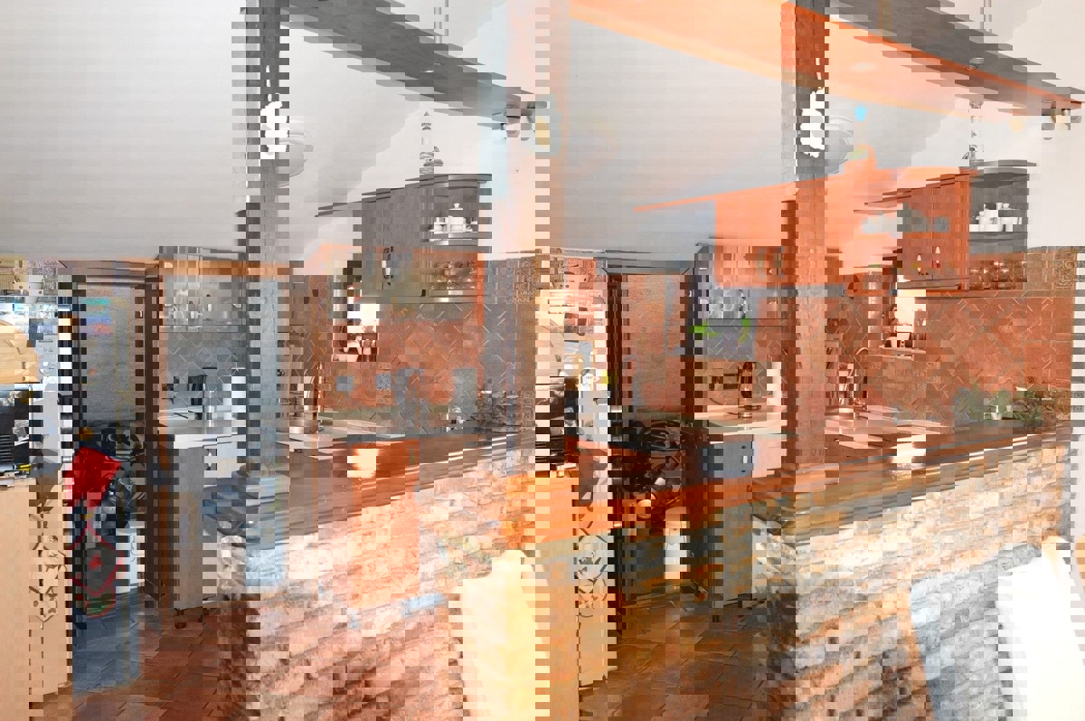  PARENZO - APPARTAMENTO MANSARDATO 126 M2 IN VENDITA