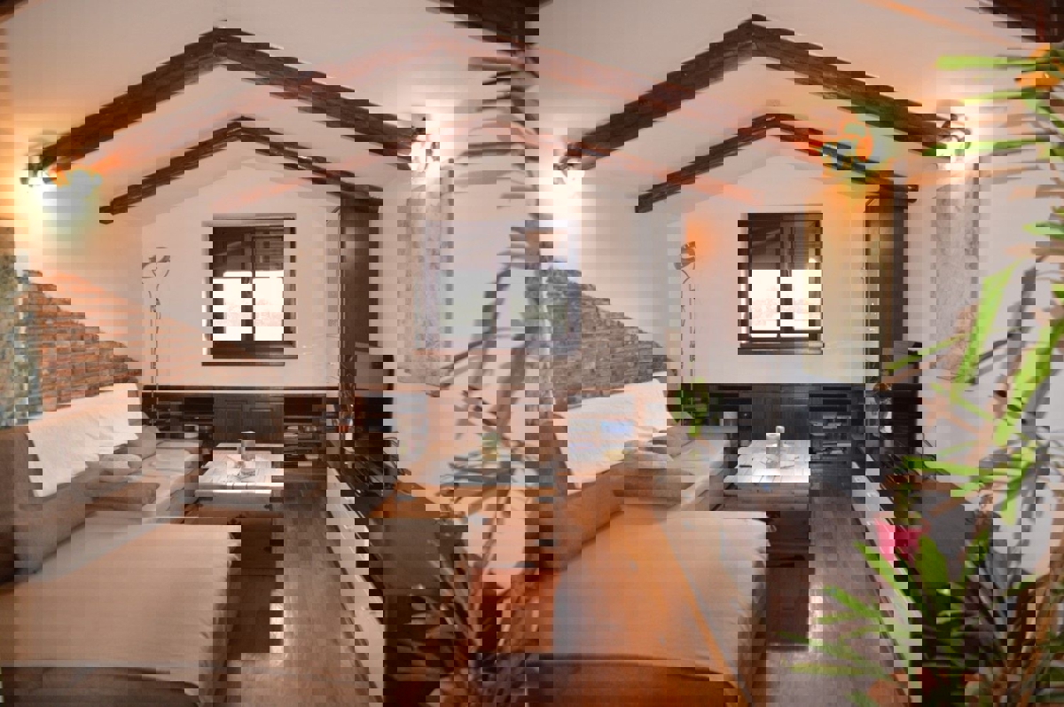  PARENZO - APPARTAMENTO MANSARDATO 126 M2 IN VENDITA