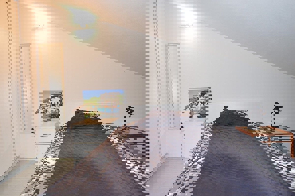  PARENZO - APPARTAMENTO MANSARDATO 126 M2 IN VENDITA