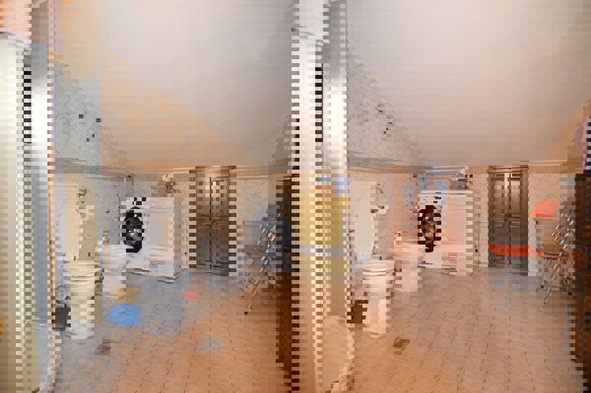  PARENZO - APPARTAMENTO MANSARDATO 126 M2 IN VENDITA