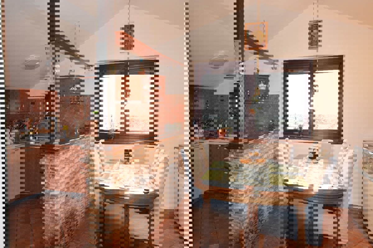  PARENZO - APPARTAMENTO MANSARDATO 126 M2 IN VENDITA