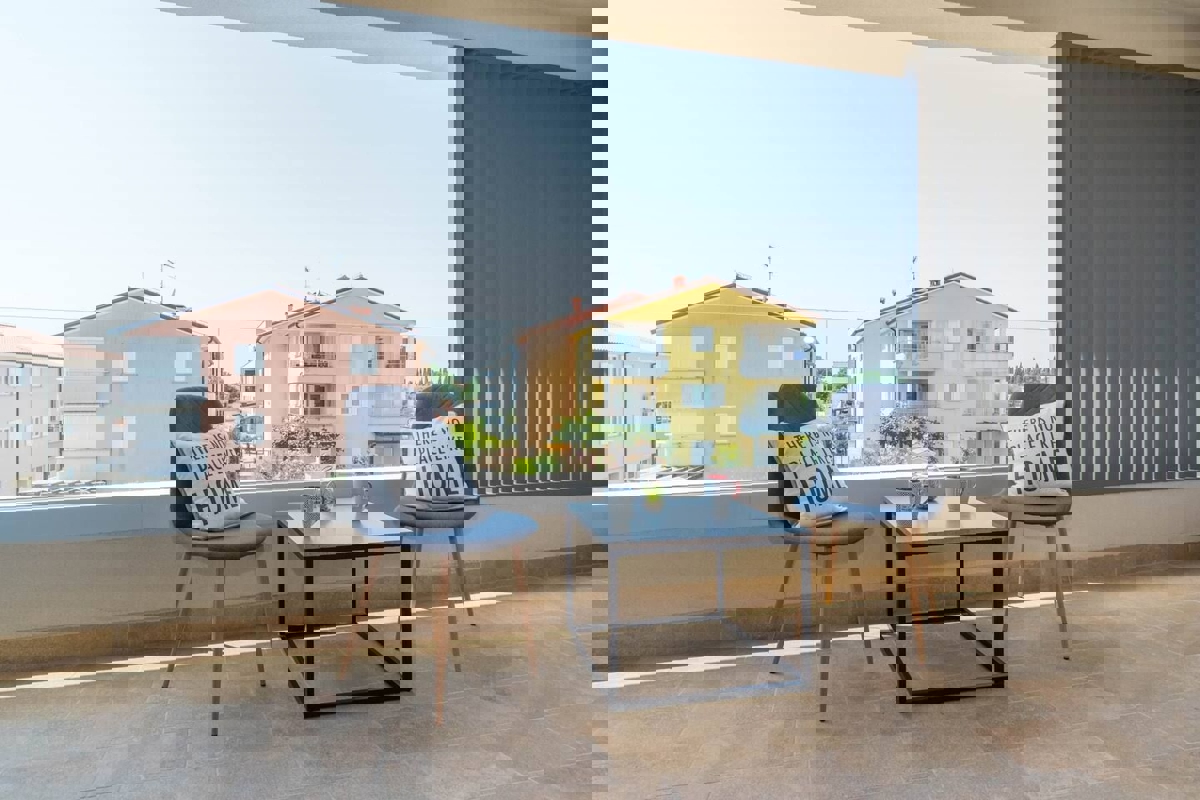 NOVIGRAD - APPARTAMENTO IN NUOVA COSTRUZIONE CON TERRAZZA SUL TETTO E PISCINA IN VENDITA