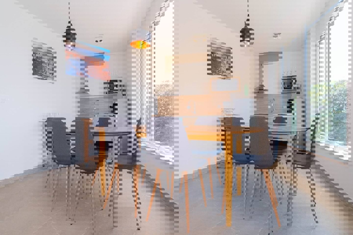 NOVIGRAD - APPARTAMENTO IN NUOVA COSTRUZIONE CON TERRAZZA SUL TETTO E PISCINA IN VENDITA