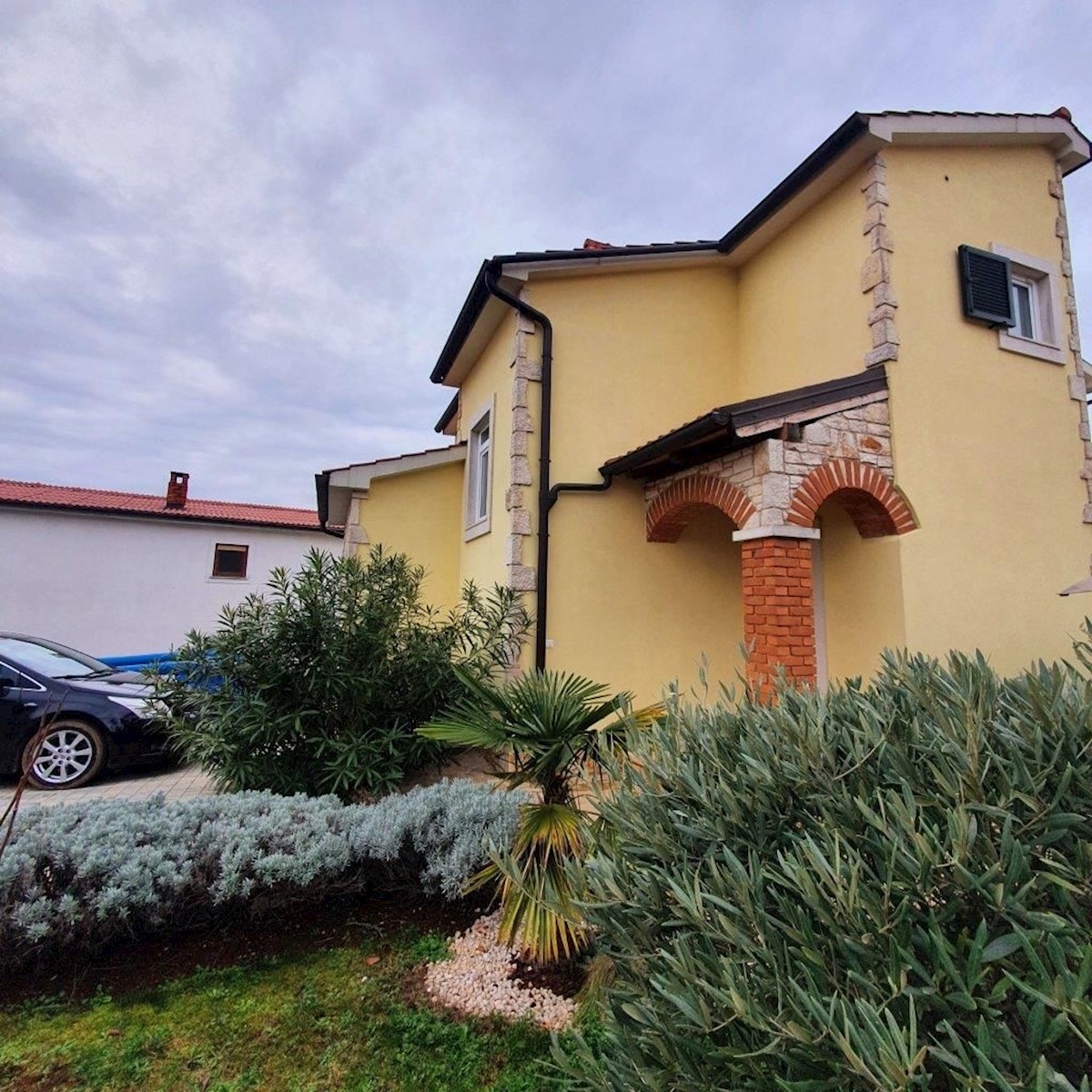 POREČ - CASA INDIPENDENTE CON VISTA MARE IN VENDITA