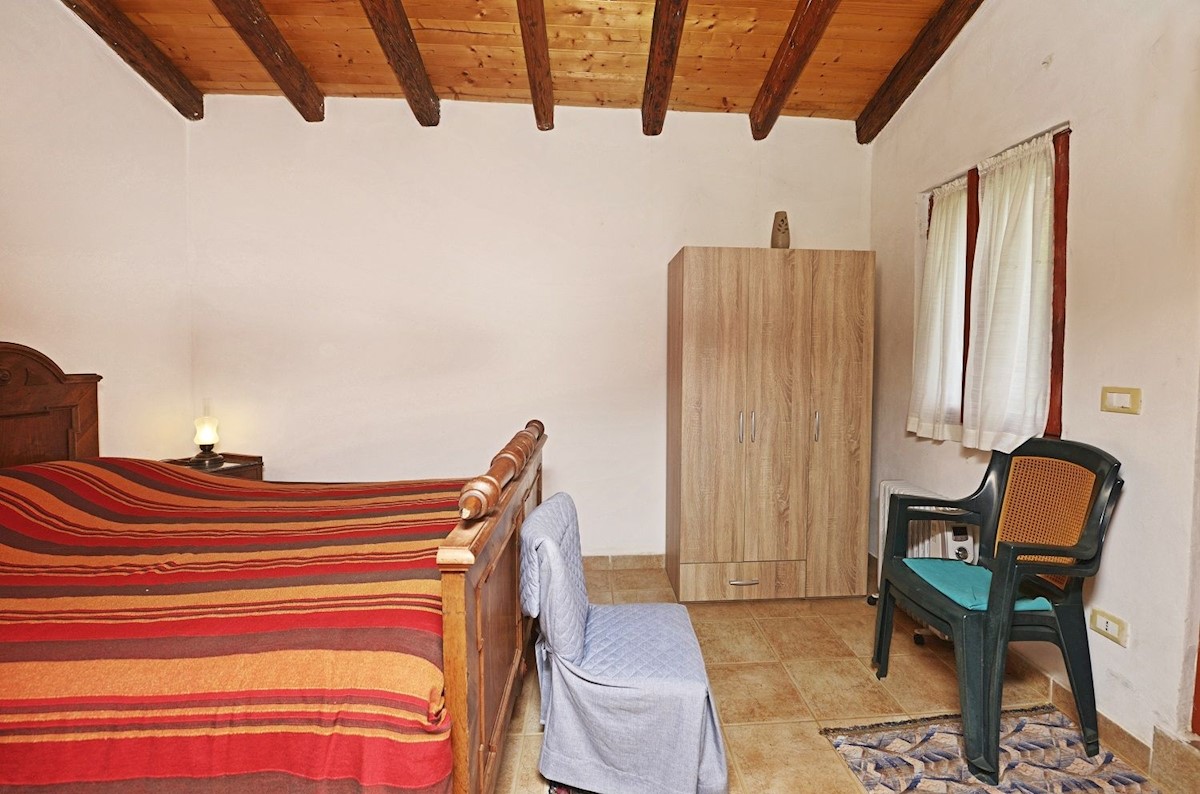 POREČ - STUPENDA CASA IN PIETRA CON AMPIO GIARDINO