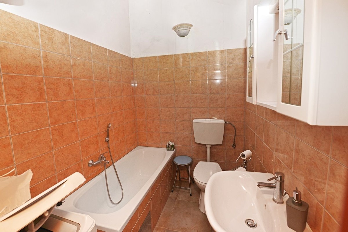 POREČ - STUPENDA CASA IN PIETRA CON AMPIO GIARDINO