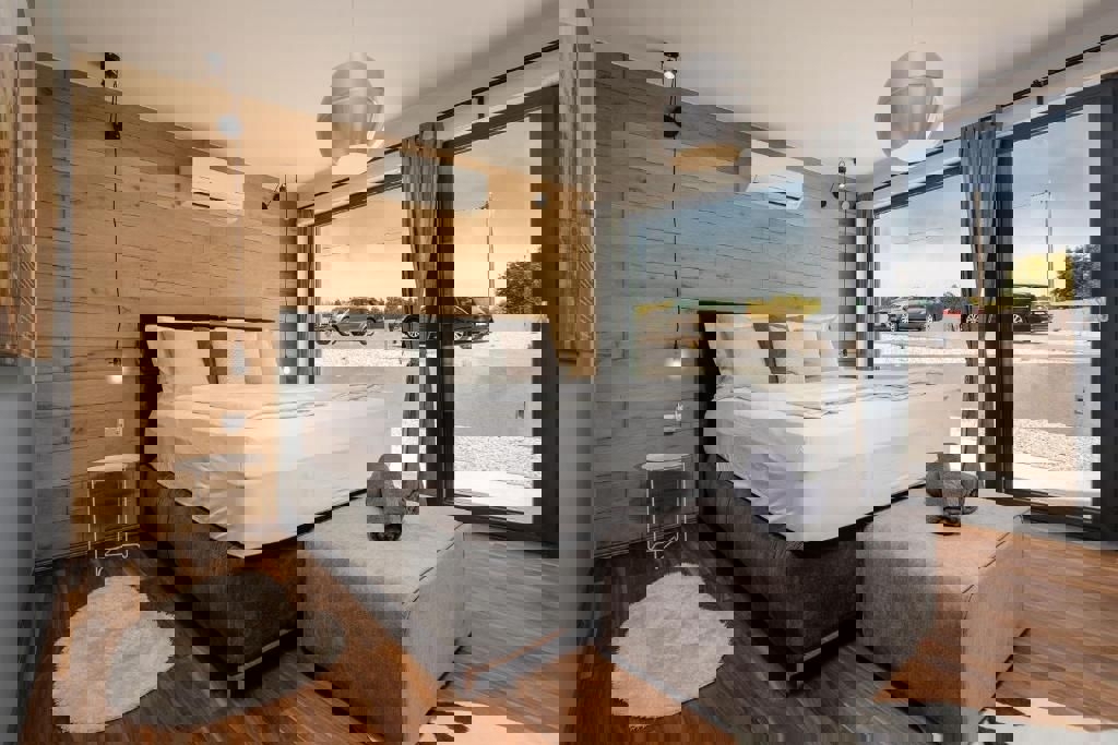 PARENZO-VILLA DI LUSSO SU UN AMPIO GIARDINO