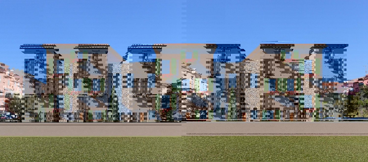 PARENZO - CASA A SCHIERA IN VENDITA