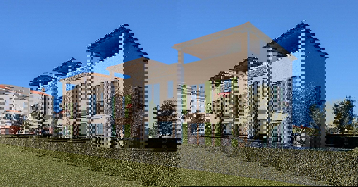 PARENZO - CASA A SCHIERA IN VENDITA