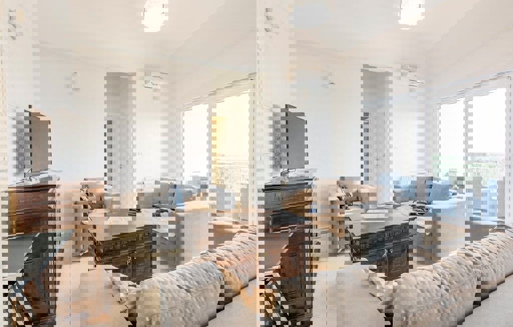 PARENZO - VILLA CON TRE APPARTAMENTI E VISTA PANORAMICA SUL MARE