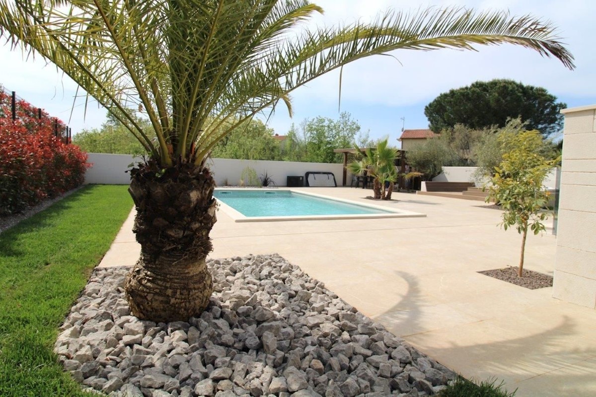 PARENZO - STUPENDA  VILLA MODERNA IN VENDITA