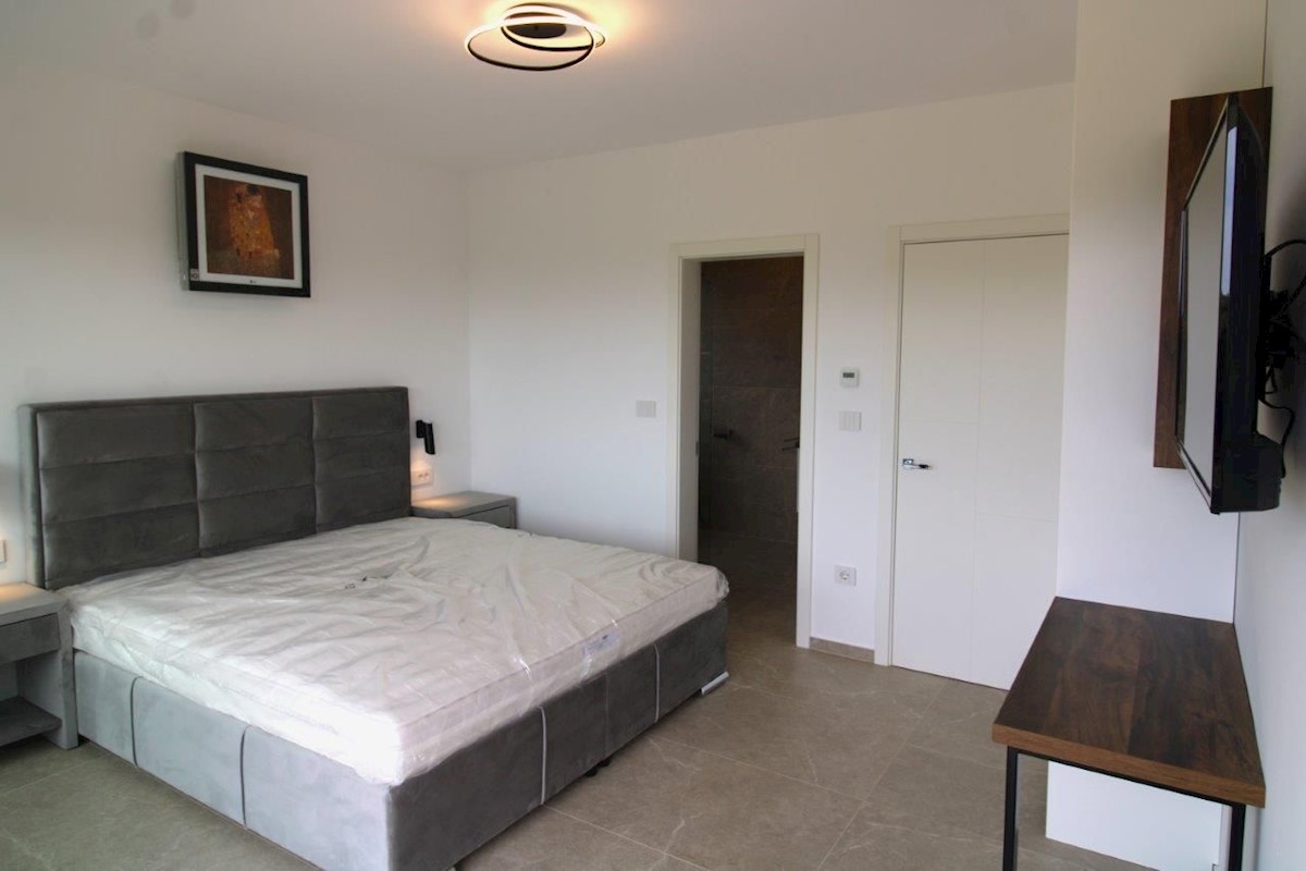 PARENZO - STUPENDA  VILLA MODERNA IN VENDITA