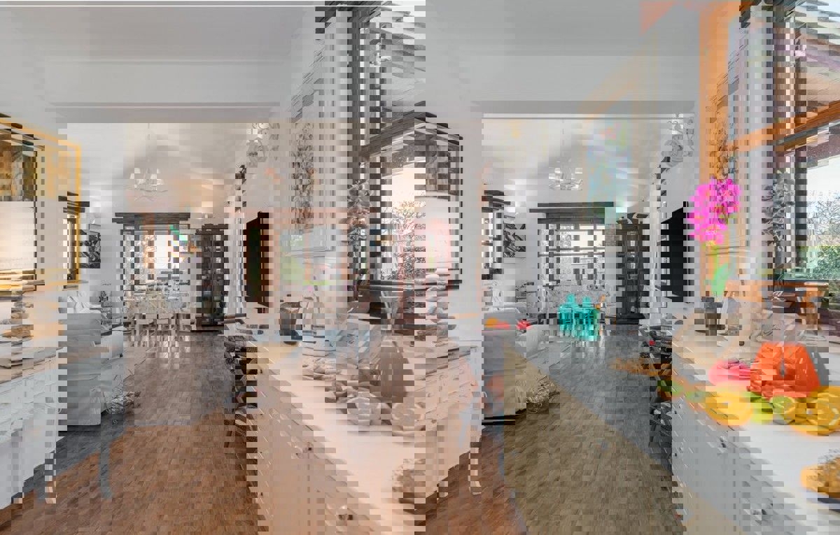  PARENZO 16 km - VILLA RUSTICA IN VENDITA CON PISCINA