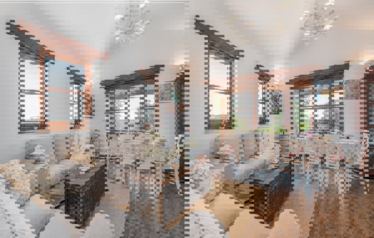  PARENZO 16 km - VILLA RUSTICA IN VENDITA CON PISCINA