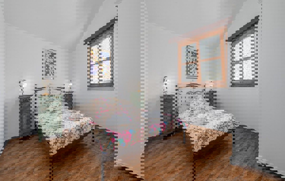  PARENZO 16 km - VILLA RUSTICA IN VENDITA CON PISCINA