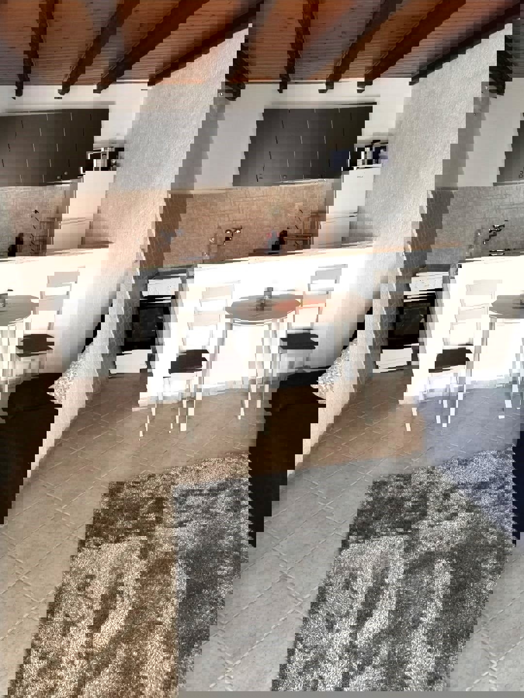 DINTORNI DI PARENZO - CASA IN PIETRA CON 2 APPARTAMENTI IN VENDITA