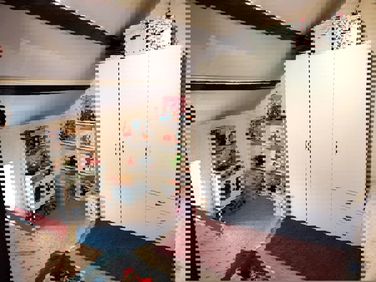 DINTORNI DI PARENZO - CASA IN PIETRA CON 2 APPARTAMENTI IN VENDITA