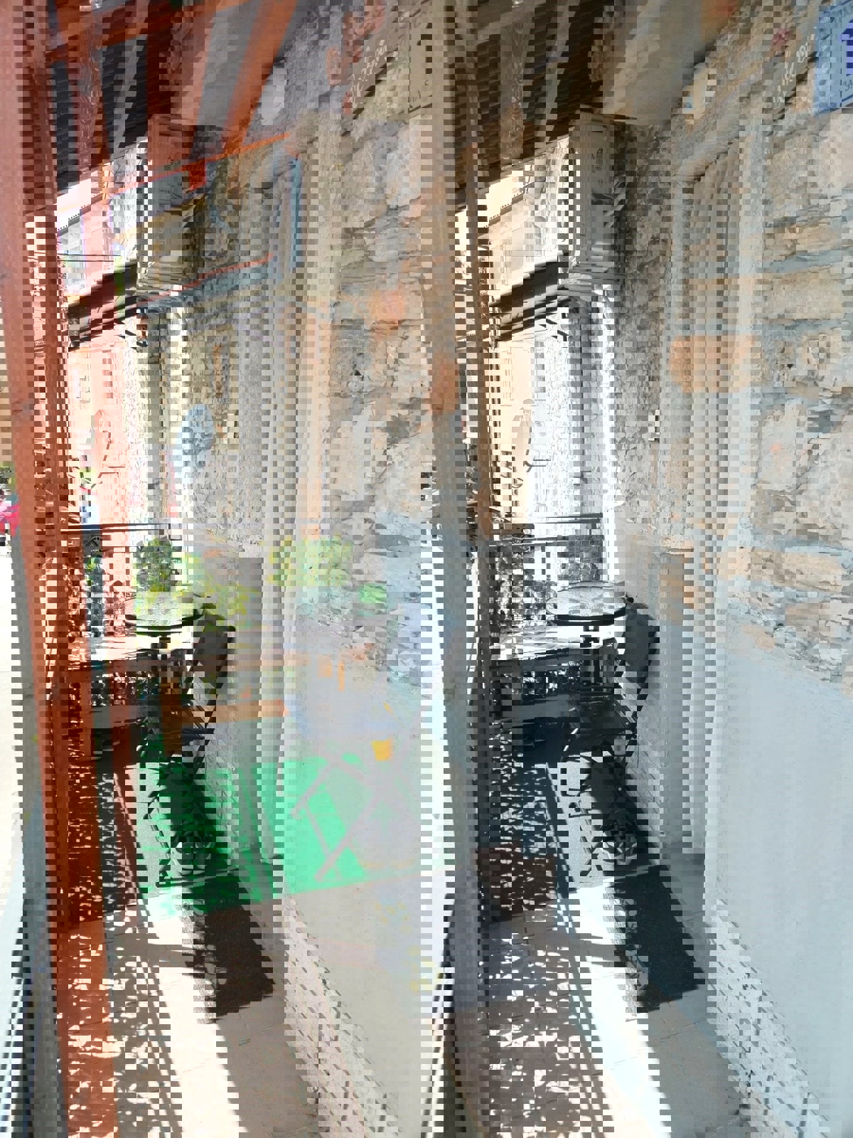 DINTORNI DI PARENZO - CASA IN PIETRA CON 2 APPARTAMENTI IN VENDITA