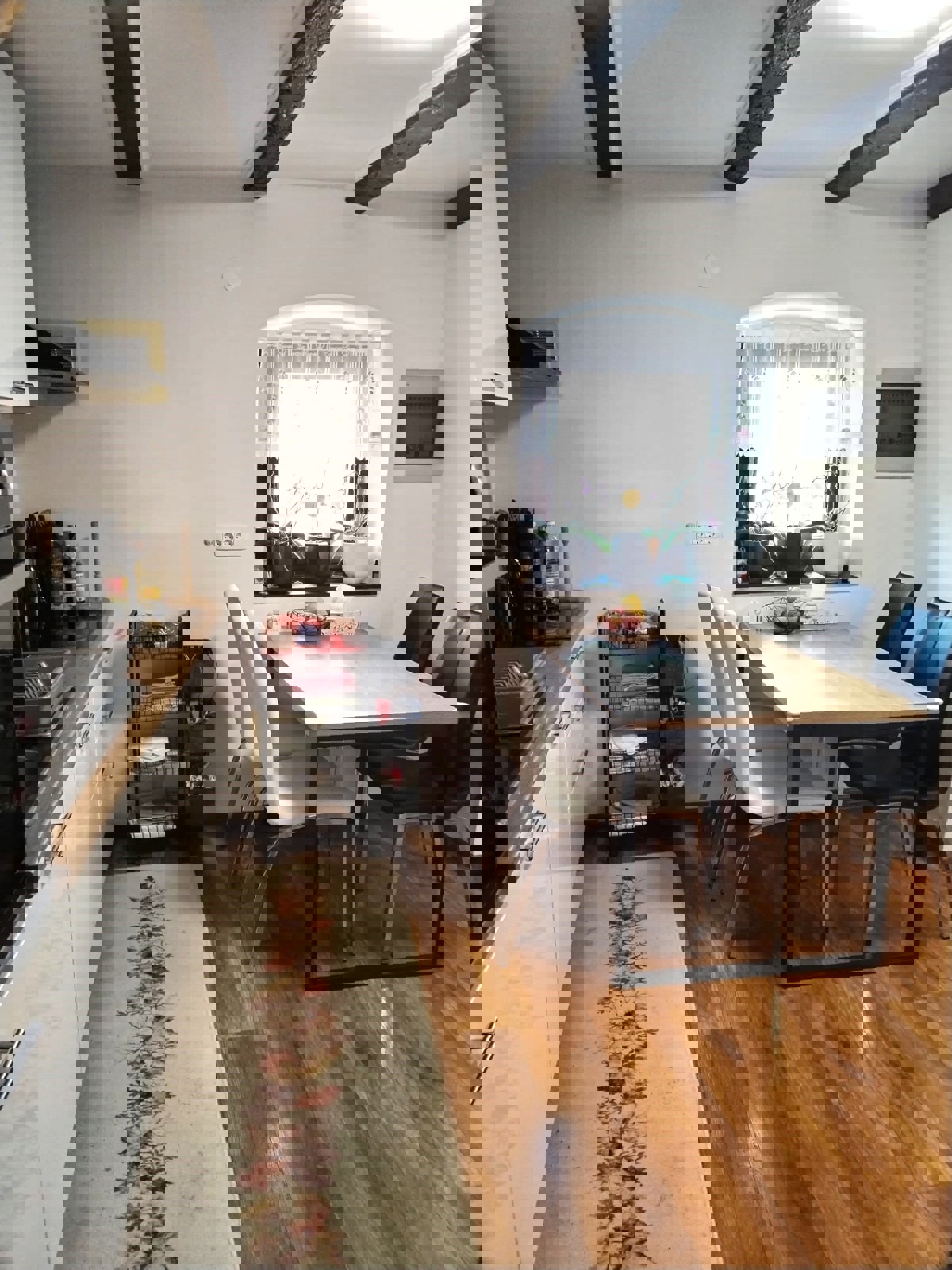 DINTORNI DI PARENZO - CASA IN PIETRA CON 2 APPARTAMENTI IN VENDITA