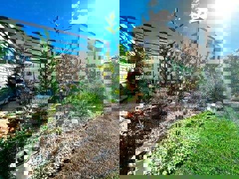 TAR-APPARTAMENTO PIANO TERRA CON GIARDINO IN VENDITA